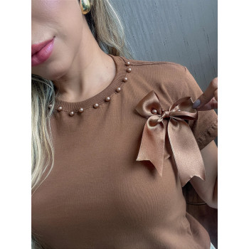 T-Shirt Feminina Algodão Pérolas e Laço Avelã Gola Ribana | Silva Shopping
